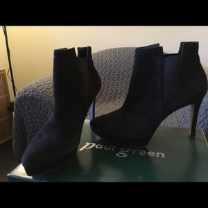 Sexy Paul Green black suede booties